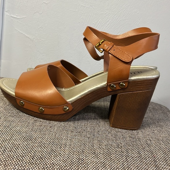 a.n.a.dark tan strappy sandals with gold toned studs, size 10. - Picture 5 of 12